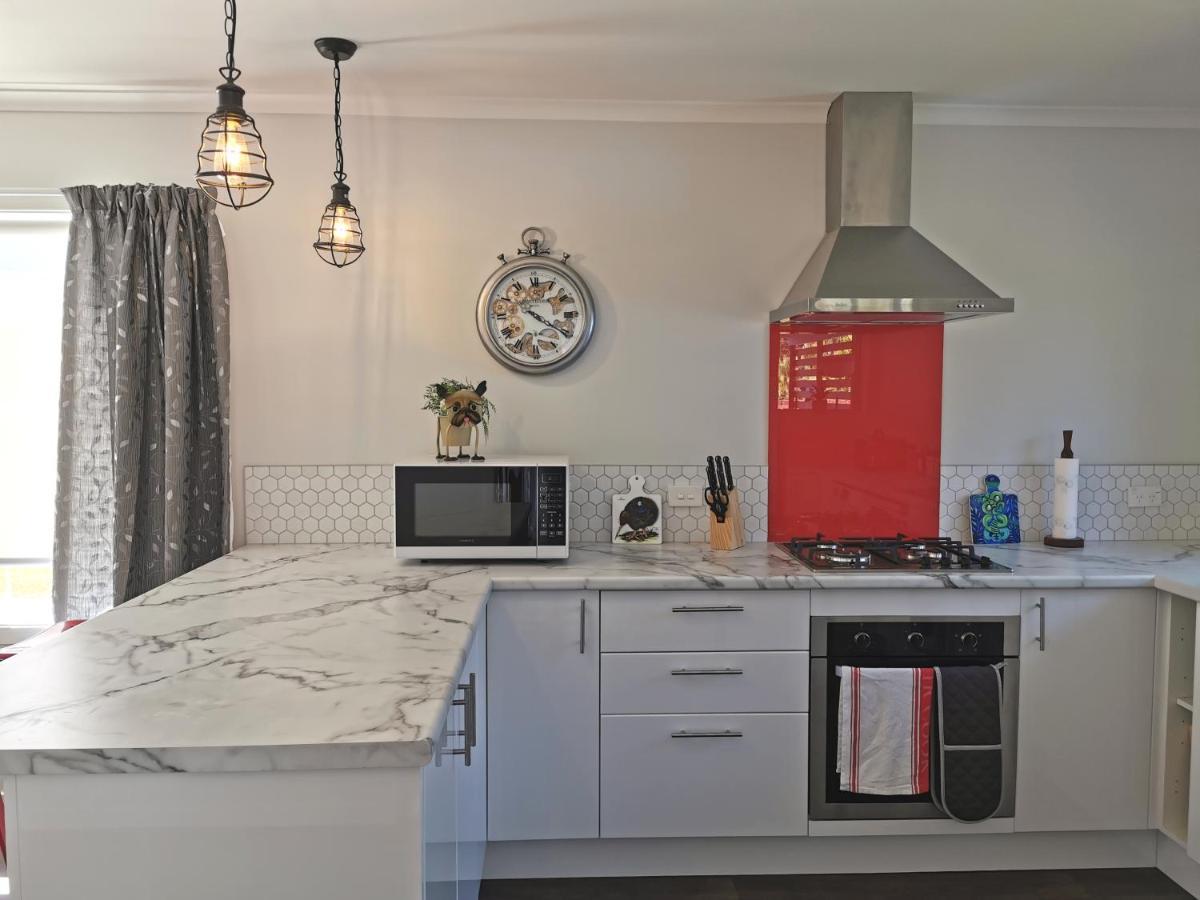 Kerikeri Sunny Modern 2 Bedroom Apartments ภายนอก รูปภาพ